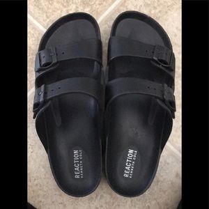 Kenneth Cole Reaction Rubber Slides